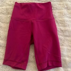 Wunder Train High-Rise Short 6"